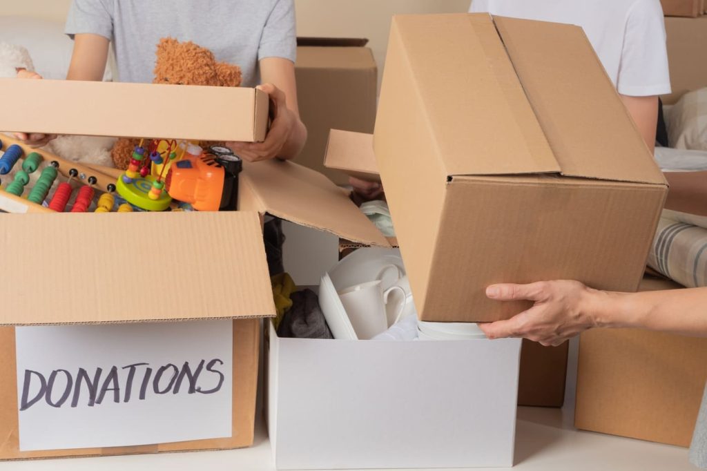 اهدای وسایل منزل به خیریه - ایزی حمل
